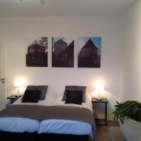 Πανσιόν Am Meerturm 3*